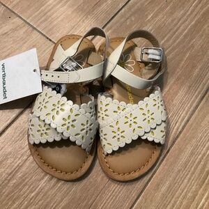 White leather scalloped sandal cross cross size 24